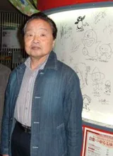 山本映一
